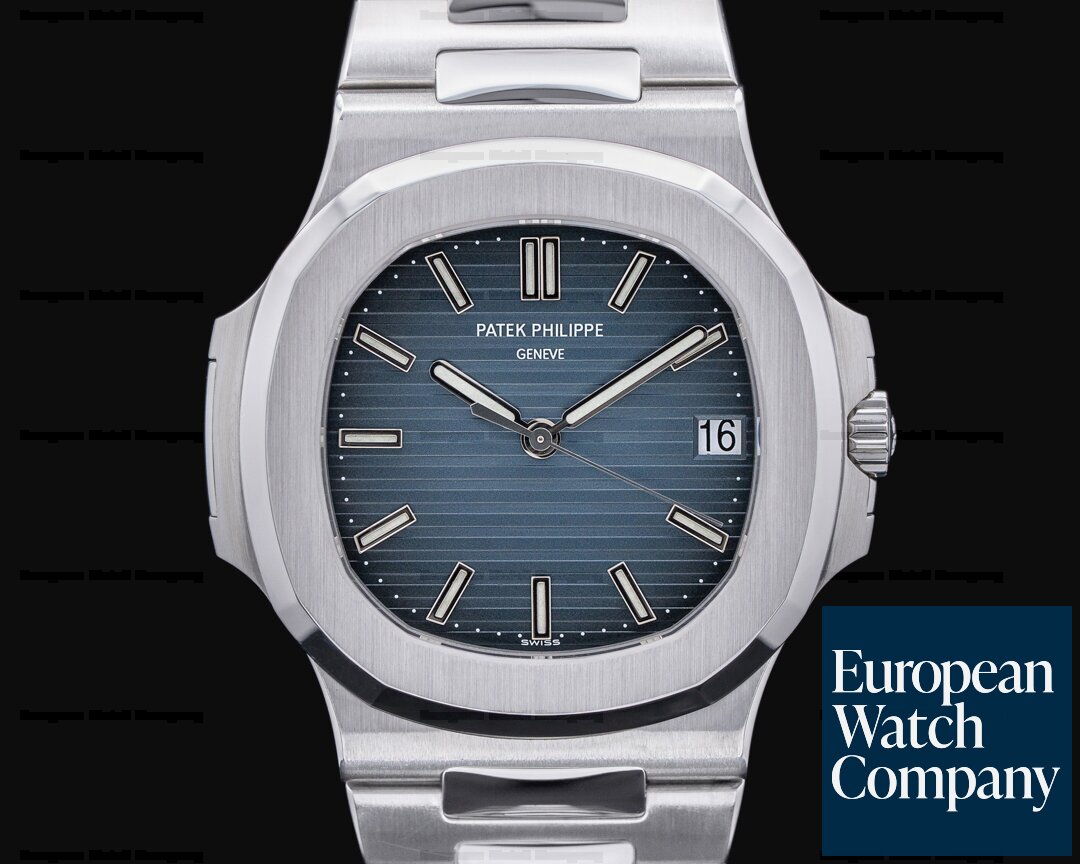 Patek Philippe 5711/1A-010 Jumbo Nautilus 5711/1A Blue Dial SS 